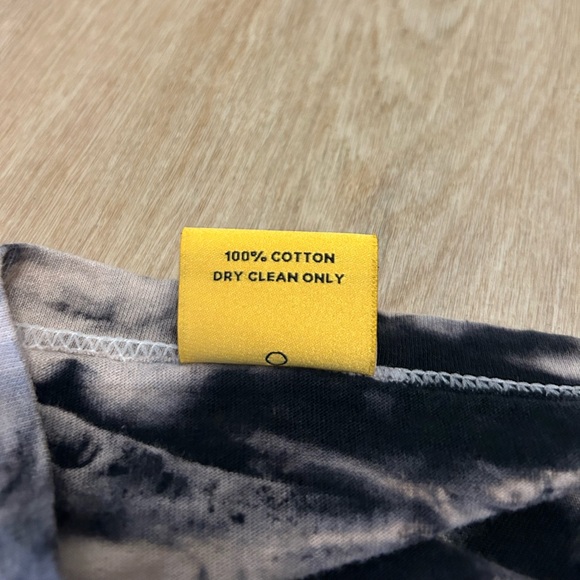 Gallery Dept. Size L Tee - Picture 3 of 6